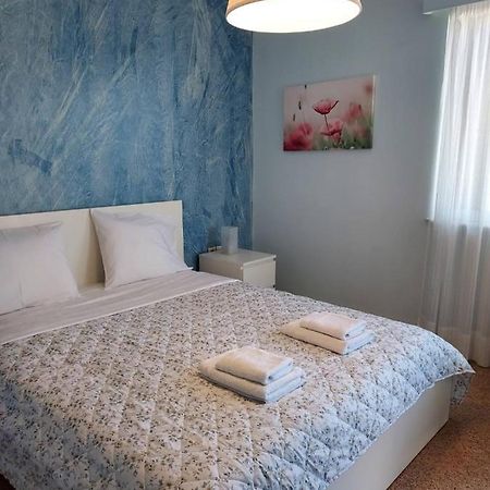 Oikika B10 Apartment Артемида Екстериор снимка