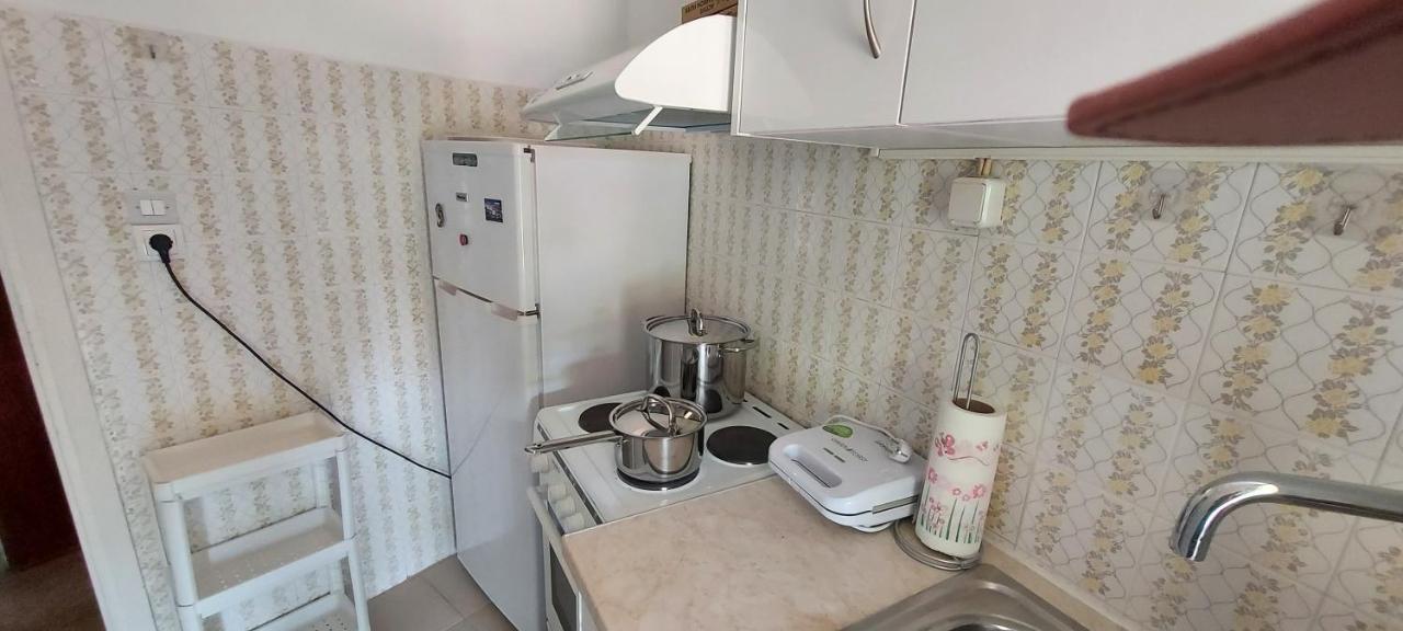 Oikika B10 Apartment Артемида Екстериор снимка