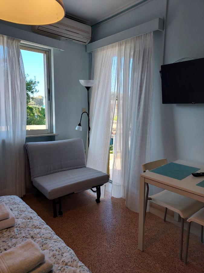 Oikika B10 Apartment Артемида Екстериор снимка