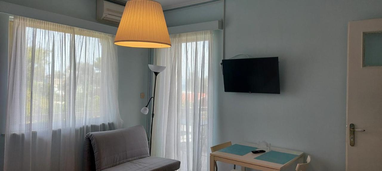 Oikika B10 Apartment Артемида Екстериор снимка