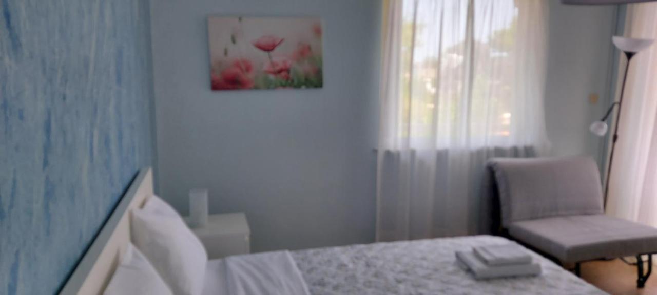 Oikika B10 Apartment Артемида Екстериор снимка