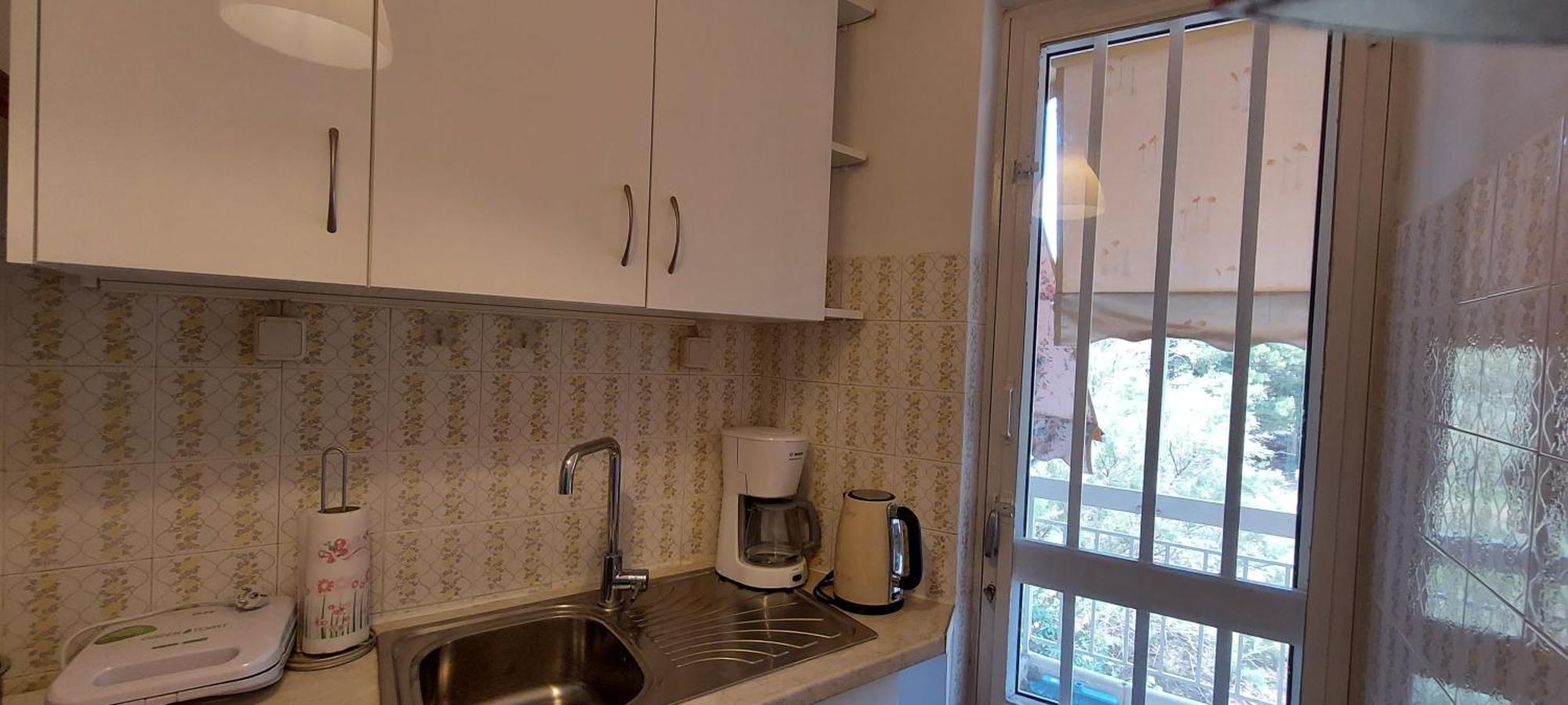 Oikika B10 Apartment Артемида Екстериор снимка